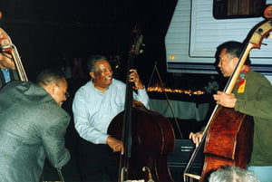Christian McBride, 
Ray Brown and 
John Clayton Jr.
Backstage with "Super Bass" 2000